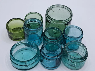 Contenedores de vidrio japoneses vintage años 40 contenedor de pegamento. Azul y verde Foto 1 de 4