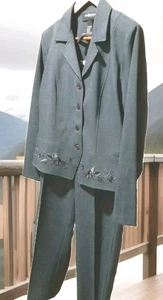 Sag Harbor Hosenanzug bestickt Blumen Arbeit Kern grau Damen Gr. 14 neu ohne Etikett  - Bild 1 von 5