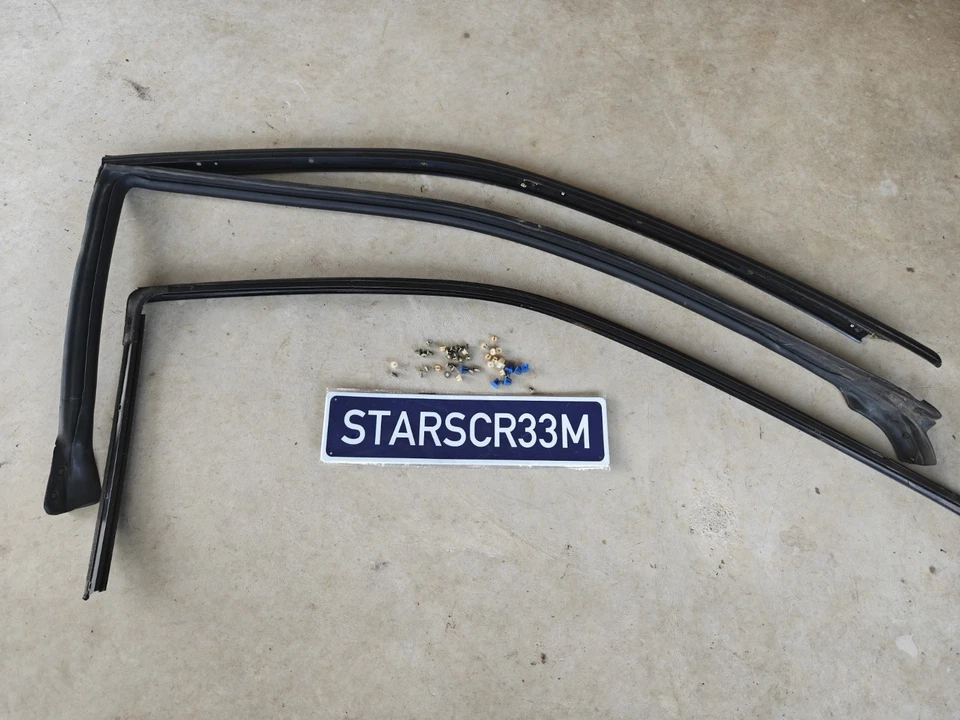 1998-2001 Subaru Impreza купе 2.5RS пассажирской двери окна резиновый уплотнительный кронштейн - Изображение 1 из 4