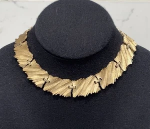 Vintage Trifari Necklace Gold Tone Modernist Statement Textured Choker Collar - Picture 1 of 17