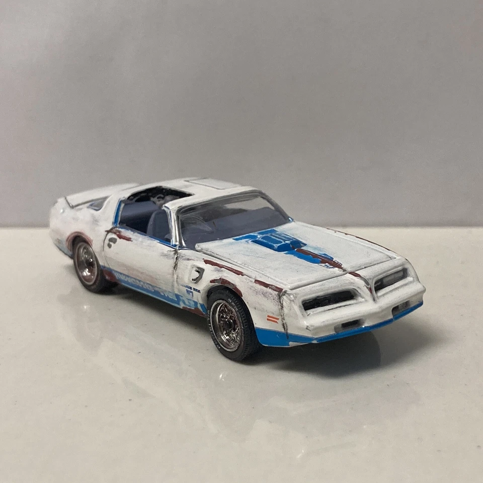 ИНДИВИДУАЛЬНЫЙ Greenlight 1/64 Выветренный Амбар Находка Белый 1978 Pontiac Firebird - Изображение 1 из 4