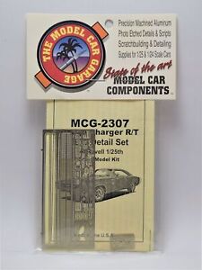 Model samochodu garaż 2307 skala 1/25 1970 Dodge Charger R / T zdjęcie wytrawione detale
