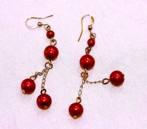Beautiful Vintage Metal Red Drop Fashion Earrings 1980's - Picture 1 of 2