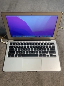 *Bueno* Apple MacBook Air A1465 11,6 pulgadas - MJVM2LL/A (2015) 1,6 GHZ/4 GB/128 GB #3 - Imagen 1 de 12