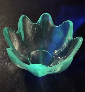 Vintage Blenko Art Glass Lotus Bowl | Frosted Clear 6143S | Glows Under UV Light - Picture 1 of 17