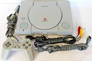 Mando y cables de consola Sony Playstation 1 PS1 1997 oficiales funcionando - Imagen 1 de 6