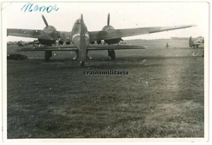 Orig. Foto Bomber Flugzeug am Flugplatz NARWA Narva Estland 1941 - Bild 1 von 1