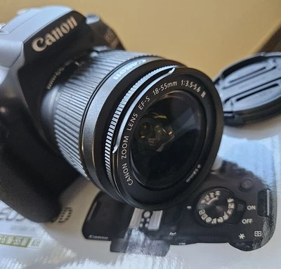 CANON EOS 1300D Kit inkl. 18-55mm Objektiv und 32GB EMTEC micro SD HC I *OVP - Bild 1 von 4