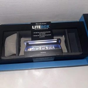 Brookstone LiteBox Estuche de Almacenamiento de Reloj LED Tapa Transparente Luces Cuando se abre - Imagen 1 de 3