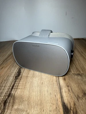 Fone de Ouvido de Realidade Virtual Independente Oculus Go Apenas Sem Controle Funciona - Imagem 1 de 4