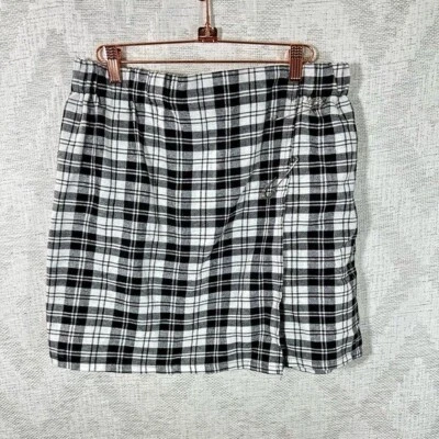 Clueless paramount 2017 Merch Dionne black and white skirt size L - Image 1 of 4