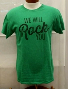 Camiseta para hombre Gildan ""We Will Rock You"" verde y negra talla mediana mangas cortas - Imagen 1 de 3