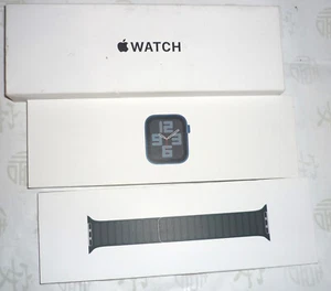 Apple Watch A2723 Series SE (Gen 2), 44 mm, minuit - BOITE VIDE UNIQUEMENT - Photo 1 sur 3