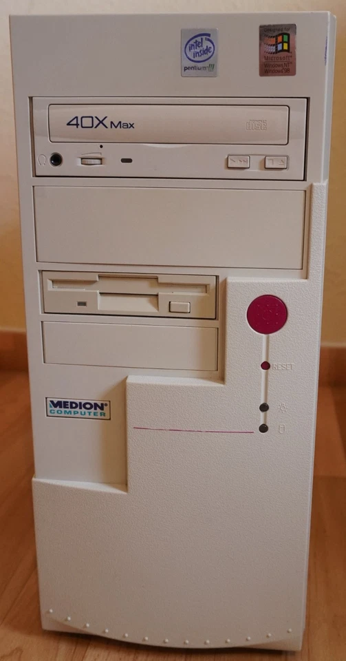 Retro  PC Computer Medion MT4/P3 667mhz 512RamRivaTNT2 Pro 32MB Win 98 - Bild 1 von 4