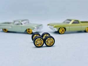 R154 Hot Wheels Real Riders 1/64 Set ,5 Spoke Gold, Short Axle RUBBER TIRE - Picture 1 of 7