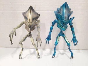 Lot Of 2 ID4 Independence Day Alien Blue & Brown Science Officer 8"Action Figure - Picture 1 of 15