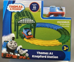 Fisher-Price Thomas &   Thomas At Knapford Station Play Set Gift Idea - Picture 1 of 3