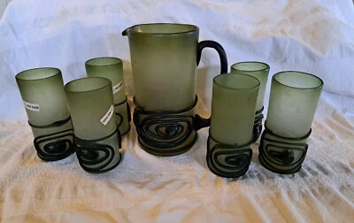 Conjunto de jarro e copo de vidro verde vintage feito à mão no Irã - Imagem 1 de 4