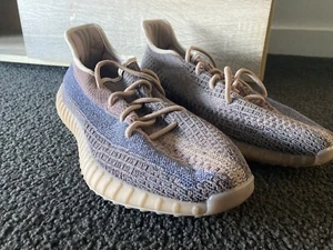 Yeezy Boost - Picture 1 of 3
