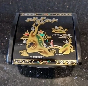 VINTAGE ORIENTAL CHINESE JAPANESE DESIGN BLACK LIDDED TRINKET STORAGE TIN - Picture 1 of 9