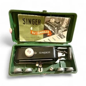 Singer Buttonholer 160506 mit Aufsätzen grün Koffer Vintage Singer (S601) - Bild 1 von 8
