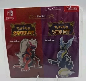 Pokémon Scharlachrot und Violett Koraidon & Miraidon Vorbestellung Bonus Pin Set Nintendo - Bild 1 von 3