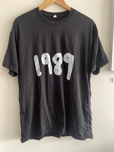 Taylor Swift 1989 Black tshirt XL, Unofficial, Gift For A Fan This Christmas - Picture 1 of 4