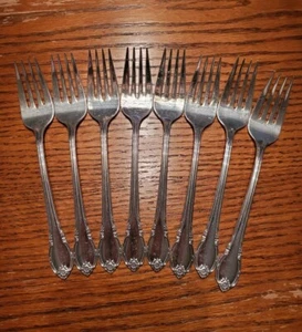 Rogers Bros IS Remembrance 8er Set Salatgabeln Versilbert Besteck kein Mono - Bild 1 von 3