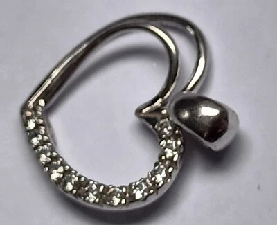 Colgante de oro blanco de 14 quilates con diamantes Foto 1 de 4