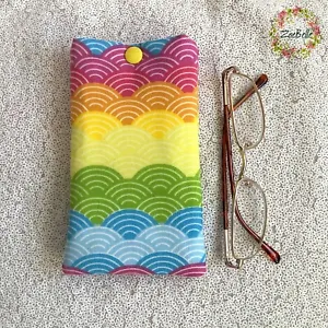 Handmade Glasses Case Soft Padded Spectacle Pouch Rainbow Scallop Pattern  - Picture 1 of 3