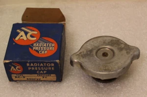 Tapa radiador vintage NOS AC RC3 7 lb 850797 años 50 Cadillac Ford Fiat MG - Imagen 1 de 2