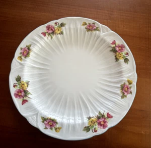 Plato de corte Shelley BEGONIA (forma de Oleander) 13" - Imagen 1 de 4
