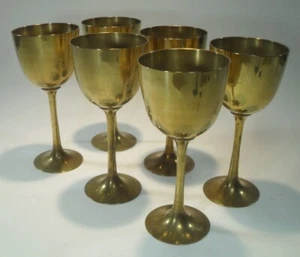 6 alte MESSING KELCHE Set Weingläser Metall Krug Weinglas Bar historisch Larp - Bild 1 von 5