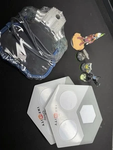 Disney Infinity Gamepads mit Figuren und Skylandern - Bild 1 von 5
