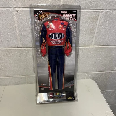 Jeff Gordon #24 Nascar Winners Circle réplica uniforme y coche fundido a presión NUEVO sellado  Foto 1 de 4