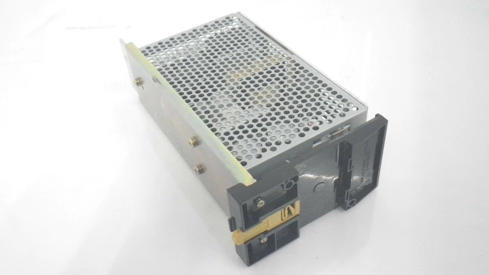 S82J-15024E OMRON fuente de alimentación entrada ac100-120/200-240v 50/60hz (usado probado) Foto 1 de 1