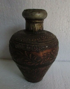 Jarrón de flores de hierro pintado en relieve artesanal de colección coleccionable - Imagen 1 de 7
