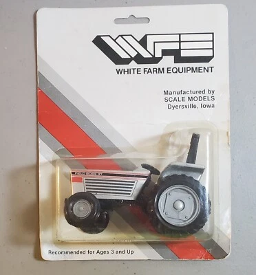 White Field Boss 37 Toy Tractor - Image 1 of 4