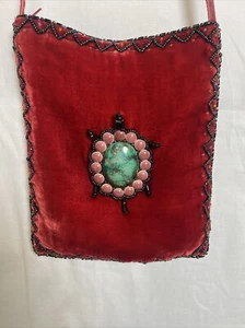 Small Red Velvet Crossbody Bag with Brooch Application - Picture 1 of 5