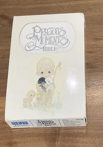 Biblia Precious Moments De Colección 1985 Nueva Versión King James Nelson 270W Velva-Plata - Imagen 1 de 14