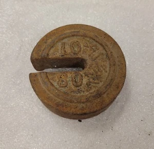 VINTAGE CAST IRON 1 1/2 lbs 10 / 80 PLATFORM SCALE 3-1/8" ROUND SLOTTED WEIGHT - Picture 1 of 3