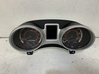 Panel de indicadores del tablero del velocímetro de 120 MPH 2011-2012 Dodge Journey 146,132 millas Foto 1 de 4
