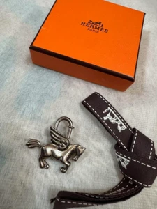 HERMES Cadena Padlock Pegasus 1993 Lock Bag Charm Pendant Silver 13.4g - Picture 1 of 2