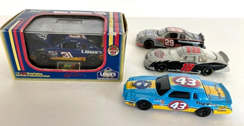 LOT 4 vintage NASCAR diecast cars 43 Petty 31 Skinner RARE 18 Labonte 29 Harvick Cover