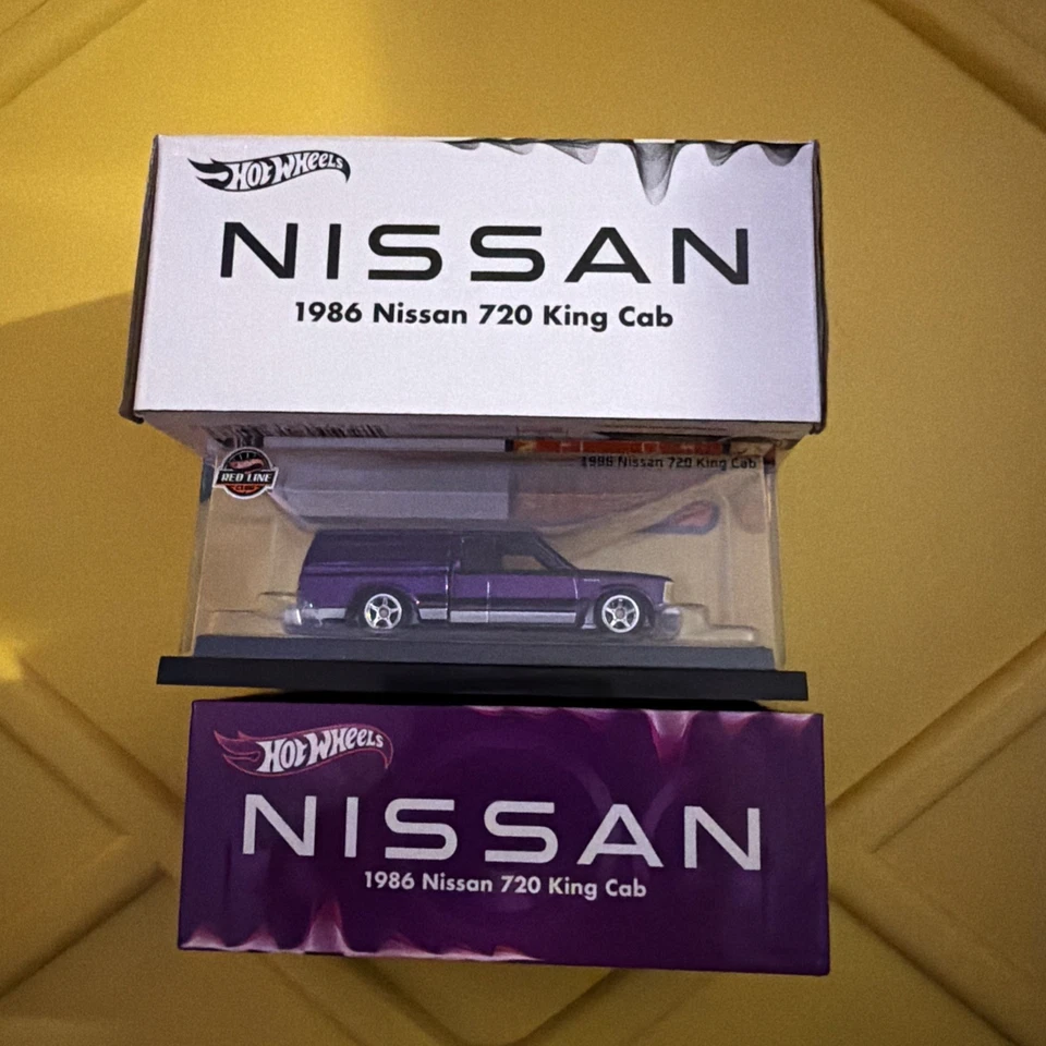 Nissan 720 King Cab 1986 Hot Wheels RLC 2024 púrpura línea roja exclusivo de Club Foto 1 de 2