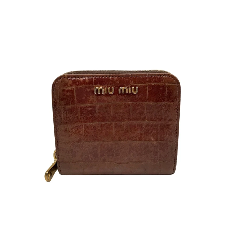 Cartera Mui Mui marrón con estampado de cocodrilo Foto 1 de 4
