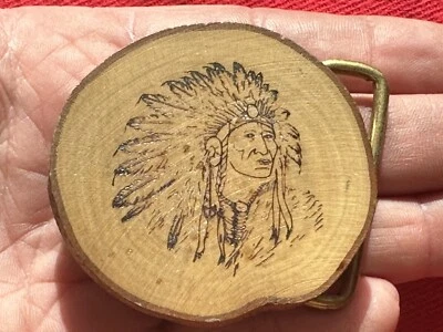 IMPRESIONANTE HEBILLA DE CINTURÓN DE MADERA REAL INDIO NATIVO AMERICANO VINTAGE PIROGRAFÍA AÑOS 70 Foto 1 de 4