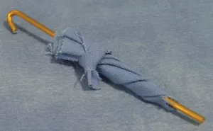 Paraguas azul miniatura escala 1/12 para casa de muñecas D371 - Imagen 1 de 1