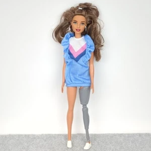 Barbie Prosthetic Leg Fashionistas Doll #121 Brunette Hair Earrings - Picture 1 of 8
