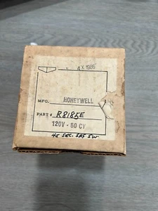Honeywell R8185E Primärsteuerung W 45 Sekunden Sicherheitsschalter - Bild 1 von 2